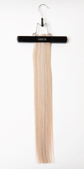 Loxxie 22" Flat Bonded Weft Toasted Marshmallow 55 Grams
